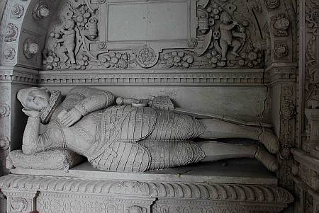 Broadclyst - Tomb Detail